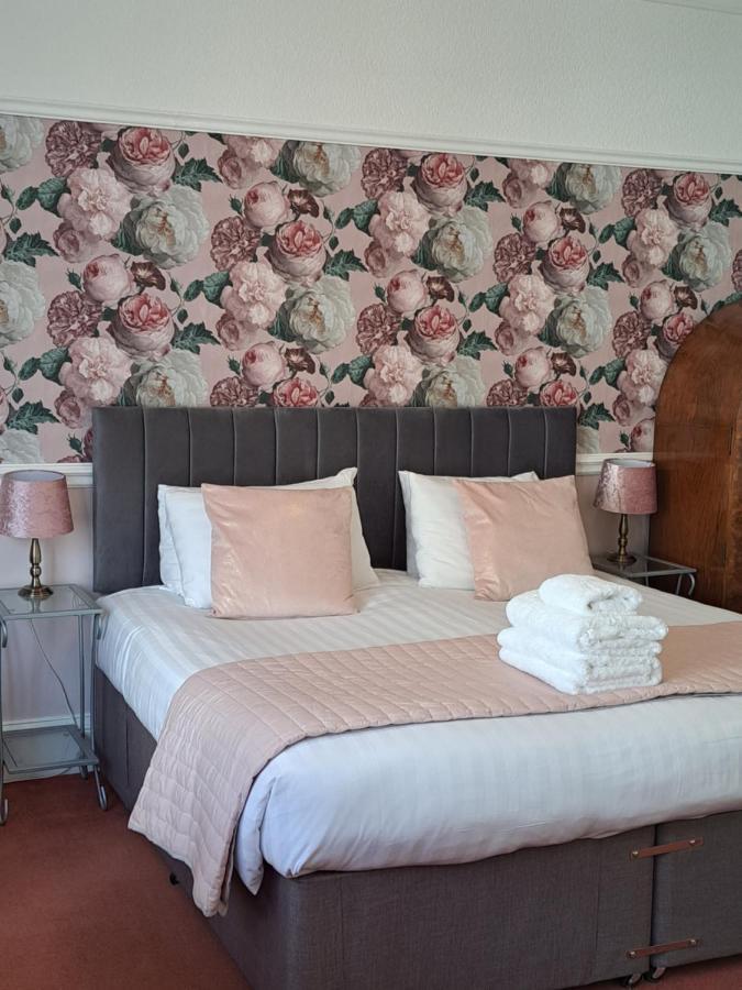 No 6 Quality Guesthouse 랜디드노 외부 사진