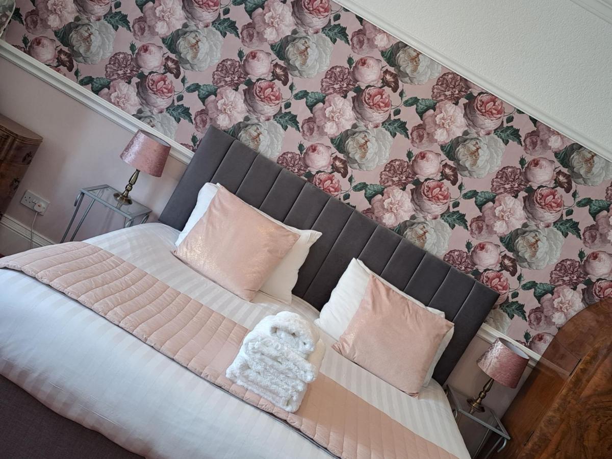 No 6 Quality Guesthouse 랜디드노 외부 사진