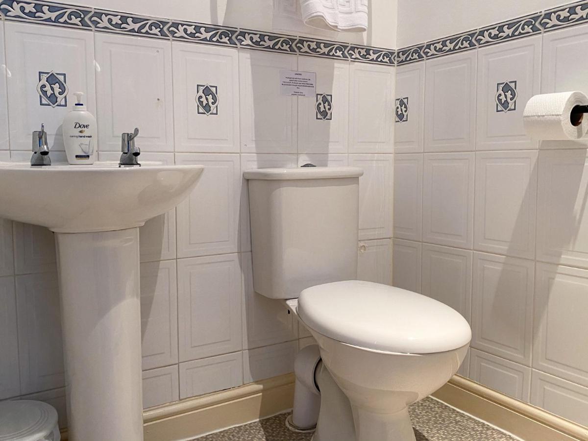 No 6 Quality Guesthouse 랜디드노 외부 사진